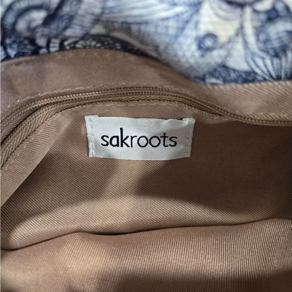 🐢 Sakroots crossbody mini bag!